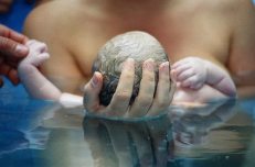 water-birth-pros-and-cons